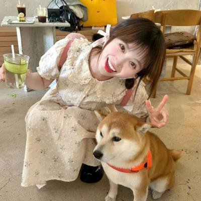 橙色女孩